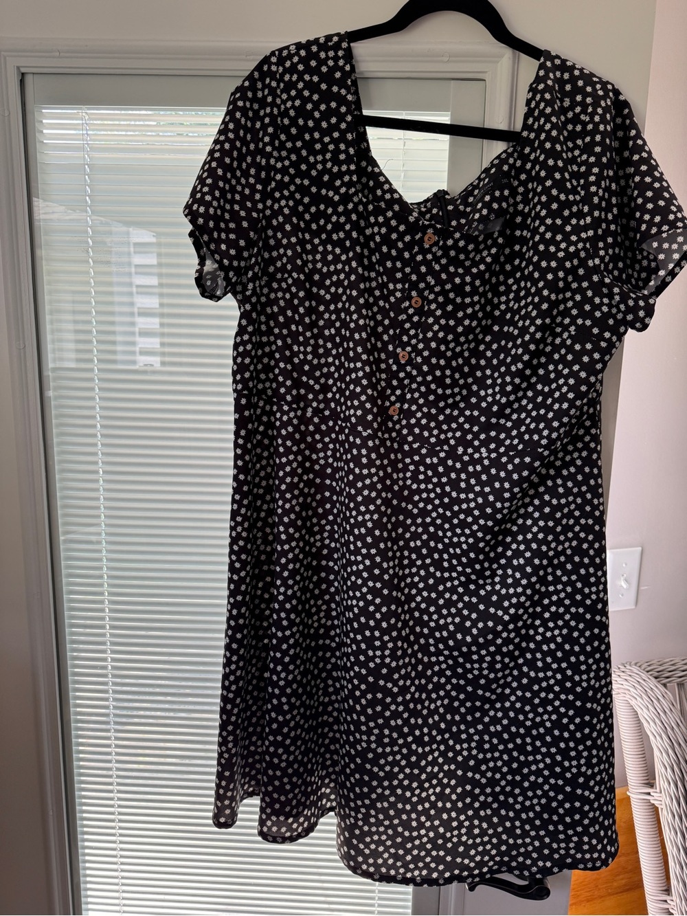 SHEIN | Black & White Ditsy Floral Short Sleeve Dress